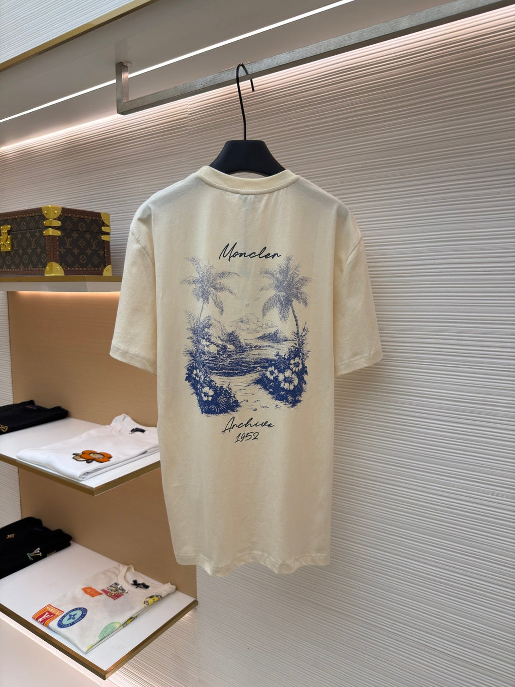 MONCLER 26S SHORT-SLEEVE T-SHIRT 684