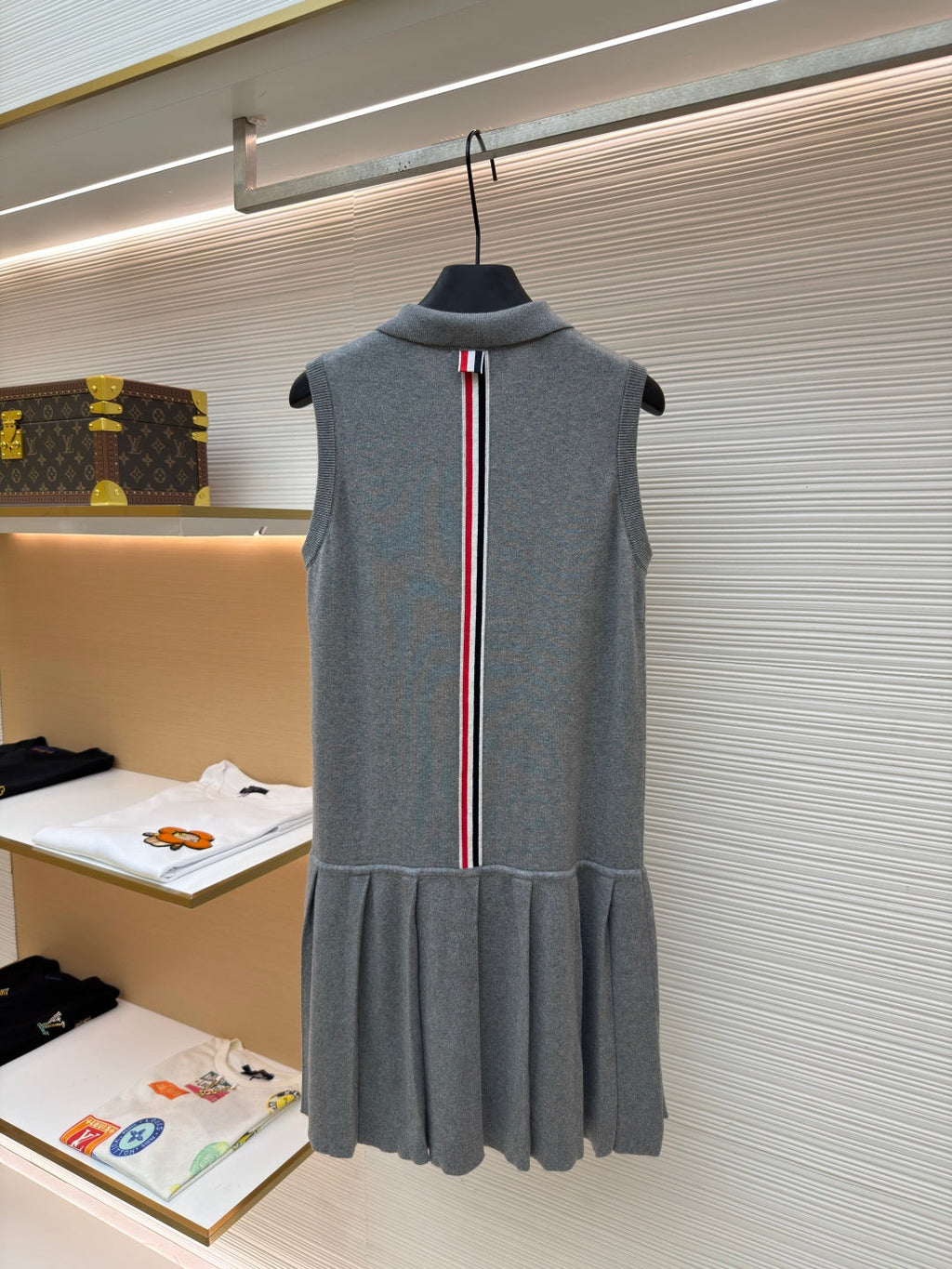 THOM 26S SLEEVELESS DRESS STYLE 227