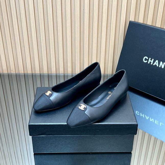 CHANEL 25S BALLET FLATS LOGO IN BLACK CALFSKIN AND CANVAS GOLD HARDWARE