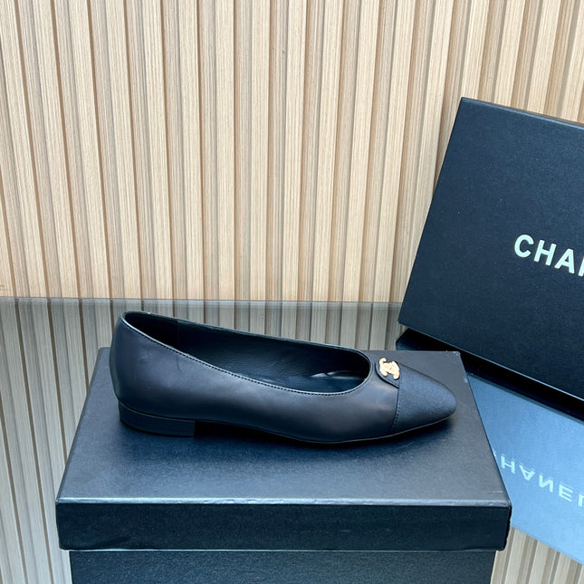 CHANEL 25S BALLET FLATS LOGO IN BLACK CALFSKIN AND CANVAS GOLD HARDWARE