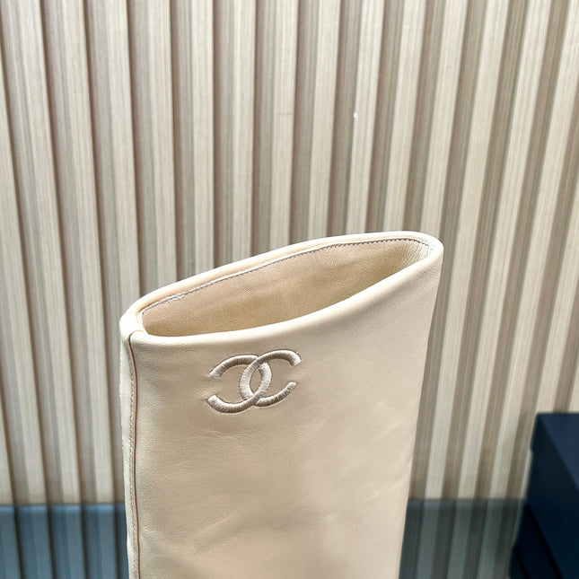 CHANEL 25S HIGH BOOTS 65MM IN BEIGE CALFSKIN GOLD HARDWARE