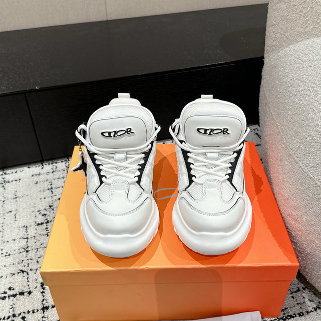 SNEAKER IN WHITE CALFSKIN AND BREATHABLE MESH 175310