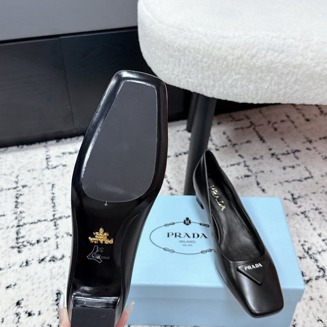 PRADA 26S SQUARE-TOE HIGH HEELS 35MM IN BLACK SHINY CALFSKIN WITH LOGO