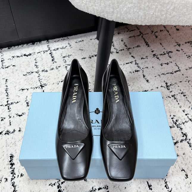 PRADA 26S SQUARE-TOE HIGH HEELS 35MM IN BLACK SHINY CALFSKIN WITH LOGO