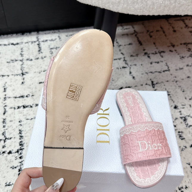 DIOR 26S SLIDES IN LIGHT PINK EMBOSSED OBLIQUE LACE EMBROIDERY