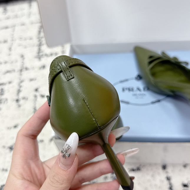 PRADA 26S POINTED-TOE HIGH HEELS 75MM IN DARK OLIVE GREEN CALFSKIN WITH BOW