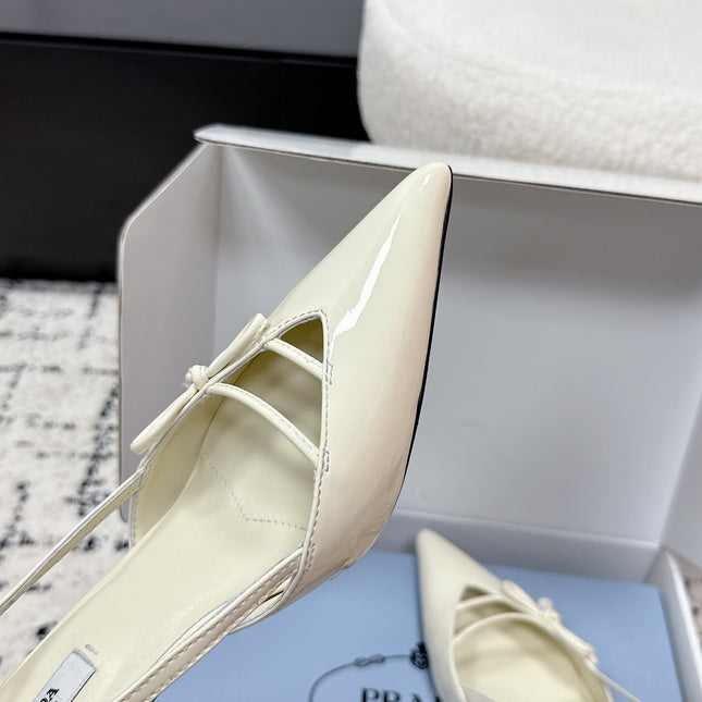 PRADA 26S POINTED-TOE HIGH HEELS 75MM IN IVORY WHITE PATENT CALFSKIN WITH BOW
