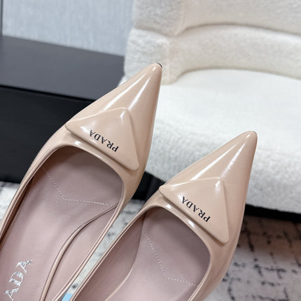 PRADA 26S POINTED-TOE HIGH HEELS 60MM IN BEIGE PATENT CALFSKIN WITH LOGO