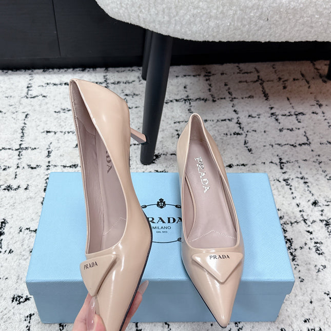 PRADA 26S POINTED-TOE HIGH HEELS 60MM IN BEIGE PATENT CALFSKIN WITH LOGO