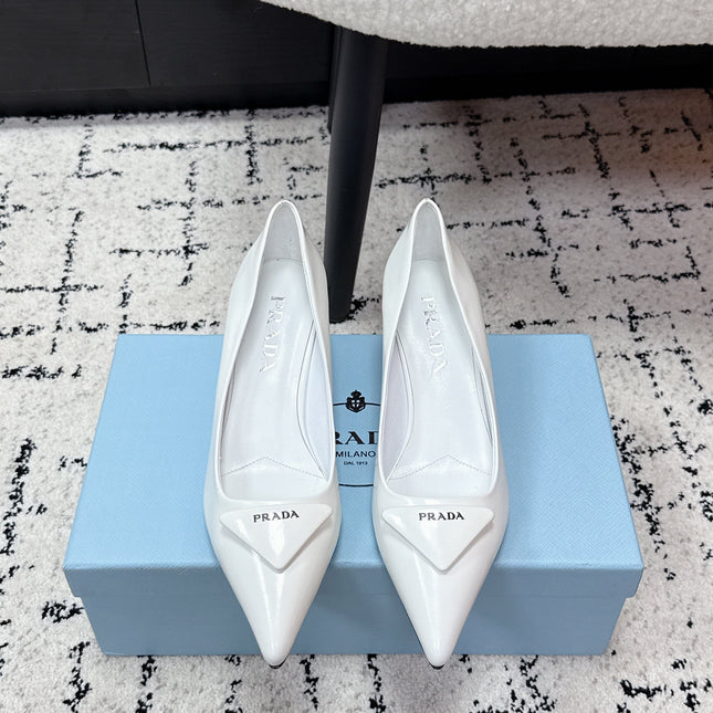PRADA 26S POINTED-TOE HIGH HEELS 60MM IN WHITE PATENT CALFSKIN WITH LOGO