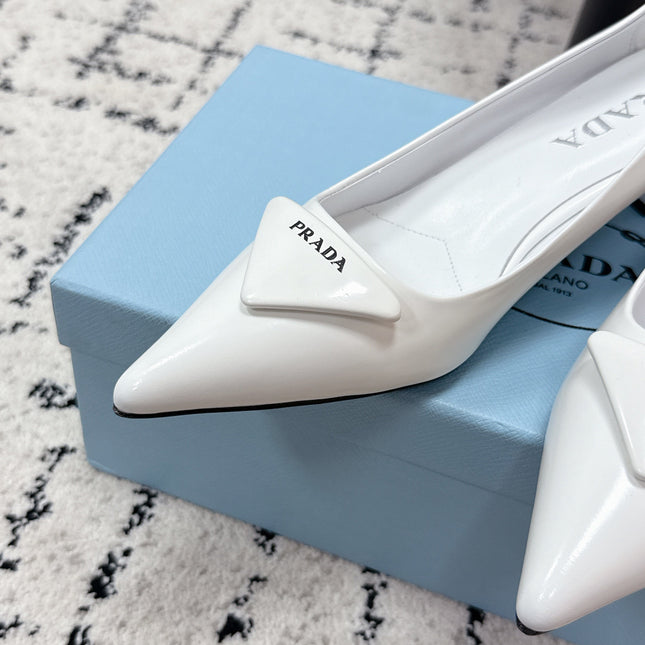 PRADA 26S POINTED-TOE HIGH HEELS 60MM IN WHITE PATENT CALFSKIN WITH LOGO