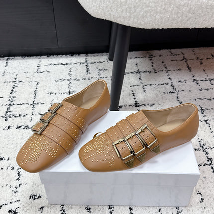 CHLOÉ 26S FLAT SHOES IN BROWN CALFSKIN WITH METAL STUDS