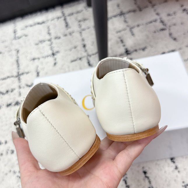 CHLOÉ 26S FLAT SHOES IN WHITE CALFSKIN WITH METAL STUDS