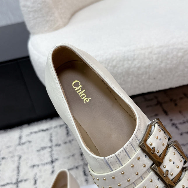 CHLOÉ 26S FLAT SHOES IN WHITE CALFSKIN WITH METAL STUDS