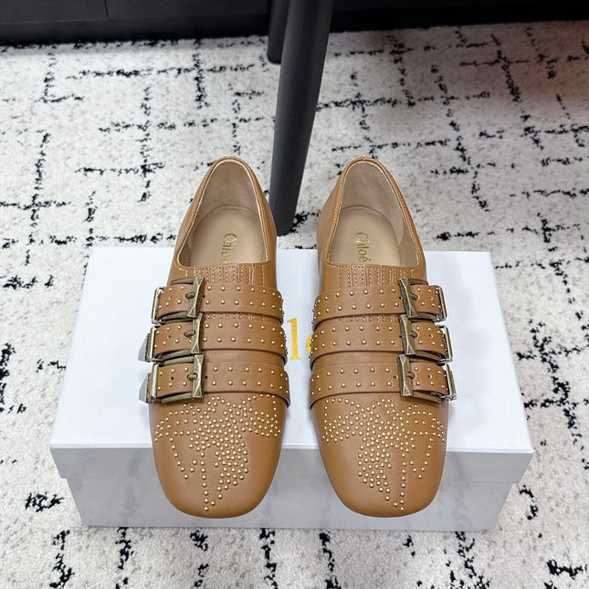 CHLOÉ 26S FLAT SHOES IN BROWN CALFSKIN WITH METAL STUDS