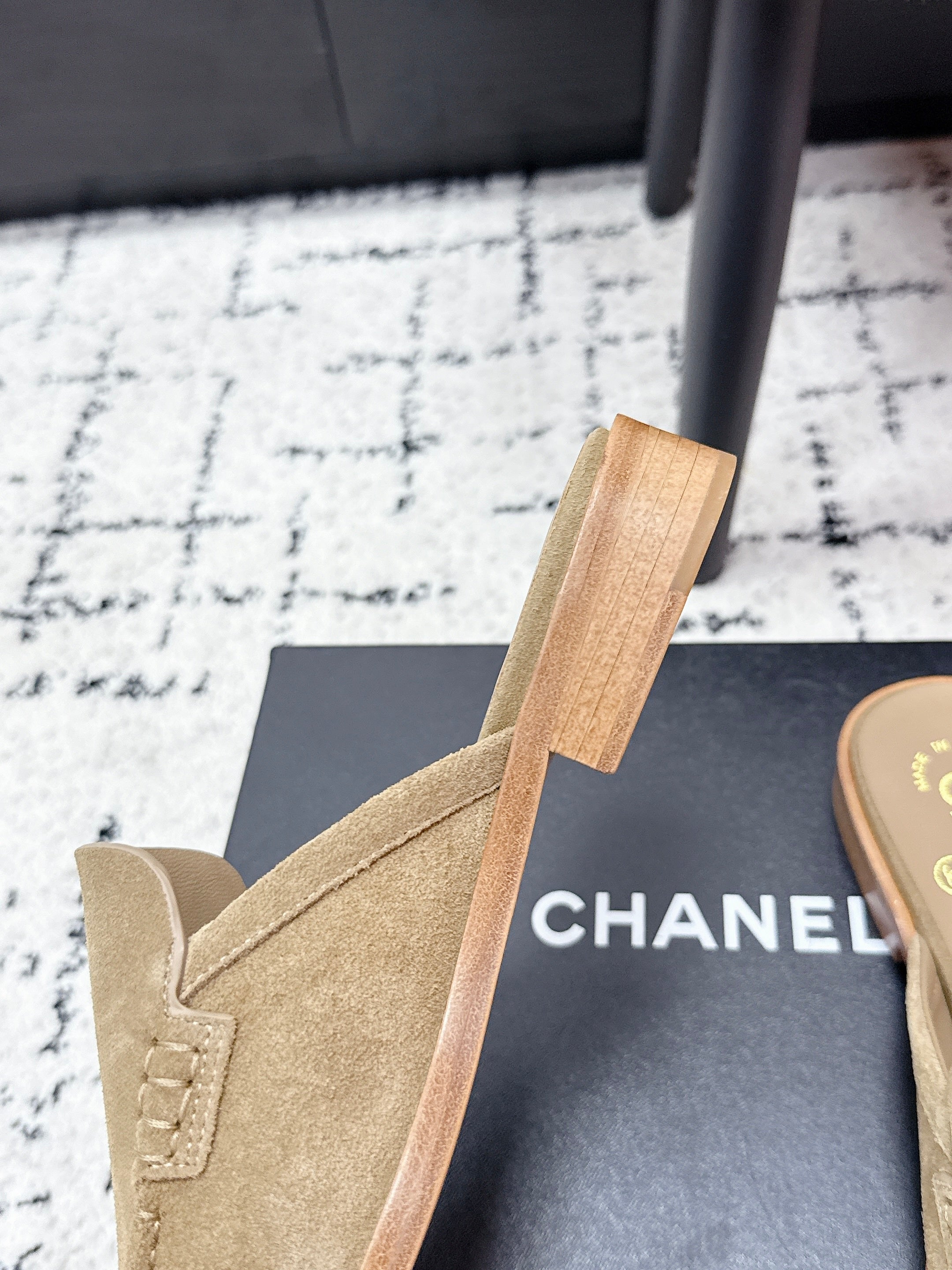 CHANEL 26S MULE LOAFERS IN LIGHT BROWN SUEDE WITH CC LOGO