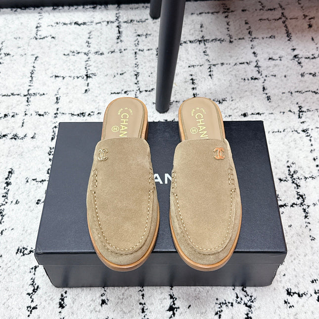 CHANEL 26S MULE LOAFERS IN LIGHT BROWN SUEDE WITH CC LOGO