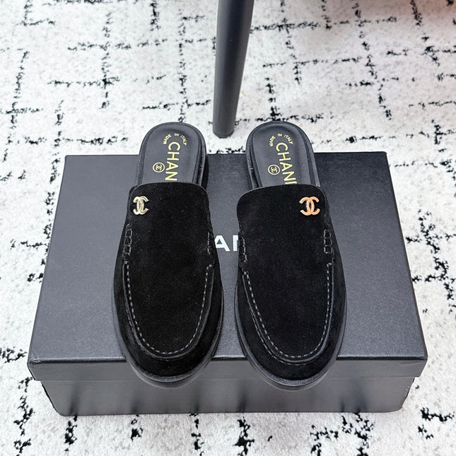 CHANEL 26S MULE LOAFERS IN BLACK SUEDE WITH CC LOGO
