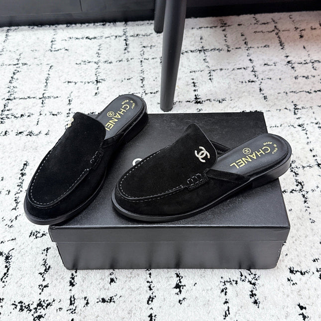 CHANEL 26S MULE LOAFERS IN BLACK SUEDE WITH CC LOGO