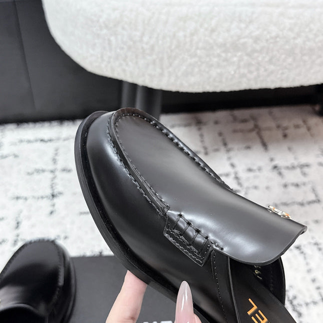 CHANEL 26S MULE LOAFERS IN BLACK SMOOTH CALFSKIN WITH CC LOGO