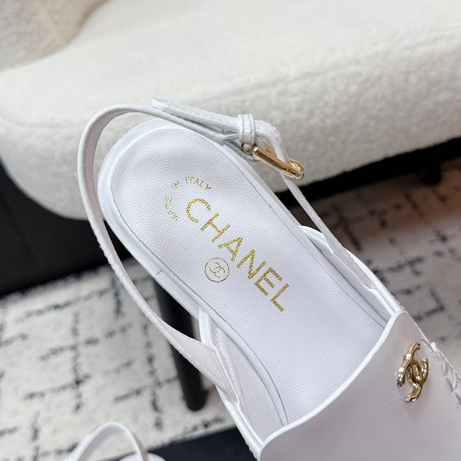 CHANEL 26S SLINGBACK LOAFERS IN WHITE PATENT CALFSKIN WITH CC LOGO