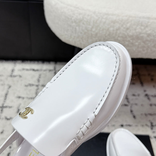 CHANEL 26S SLINGBACK LOAFERS IN WHITE PATENT CALFSKIN WITH CC LOGO