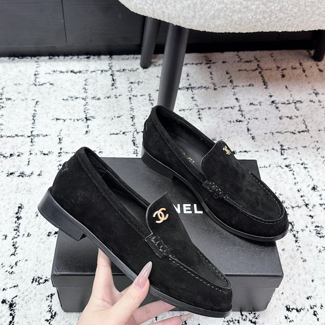 CHANEL 26S LOAFERS IN BLACK SUEDE WITH CC LOGO
