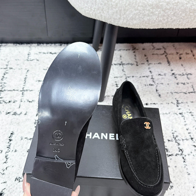CHANEL 26S LOAFERS IN BLACK SUEDE WITH CC LOGO