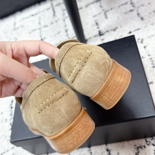 CHANEL 26S LOAFERS IN BEIGE SUEDE WITH CC LOGO