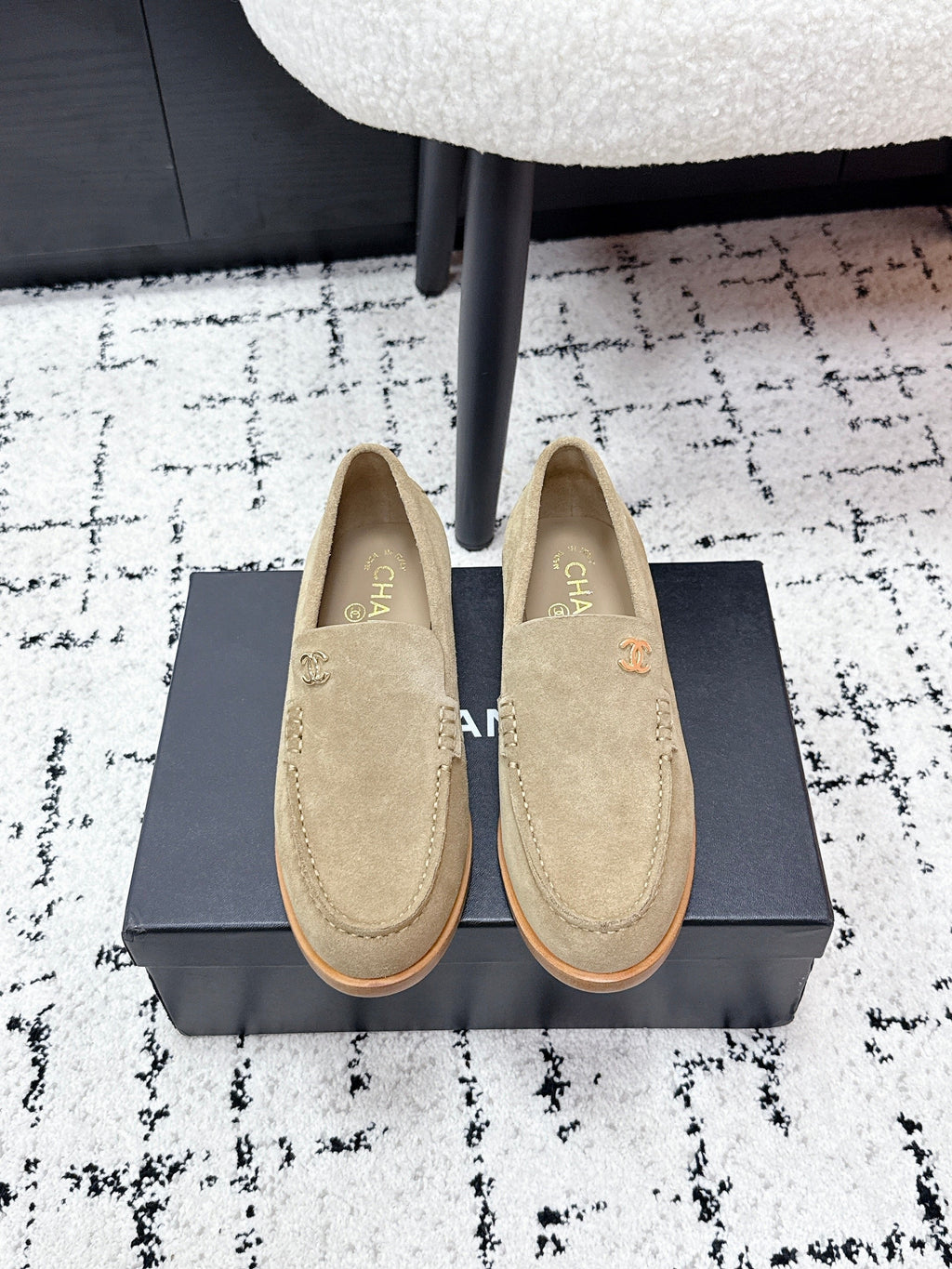 CHANEL 26S LOAFERS IN BEIGE SUEDE WITH CC LOGO