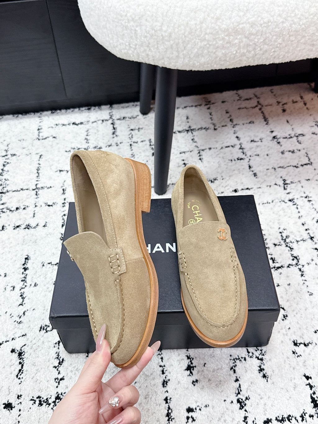 CHANEL 26S LOAFERS IN BEIGE SUEDE WITH CC LOGO