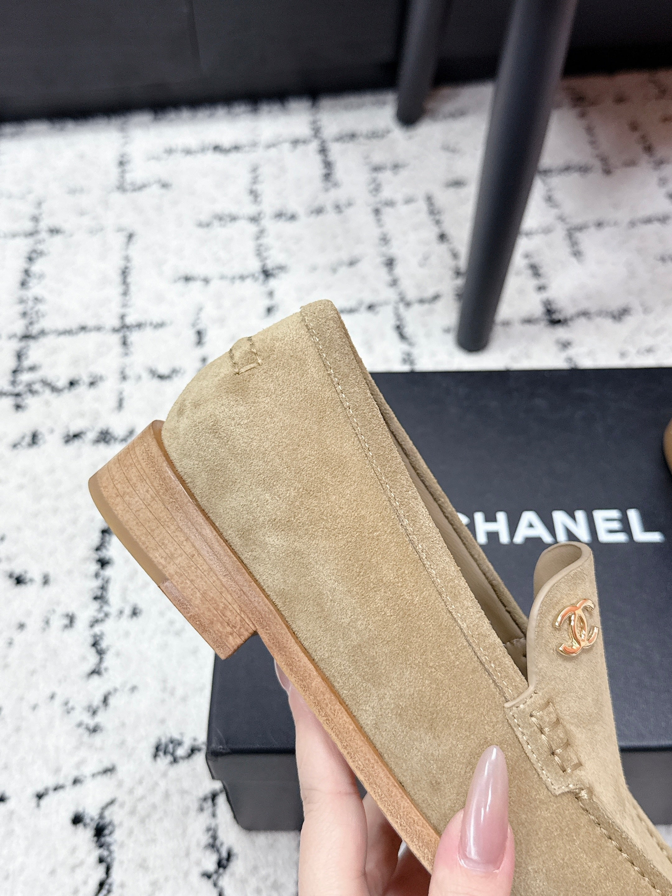 CHANEL 26S LOAFERS IN BEIGE SUEDE WITH CC LOGO