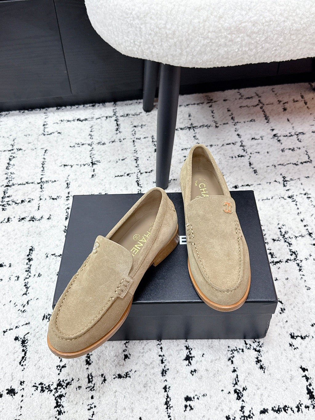 CHANEL 26S LOAFERS IN BEIGE SUEDE WITH CC LOGO