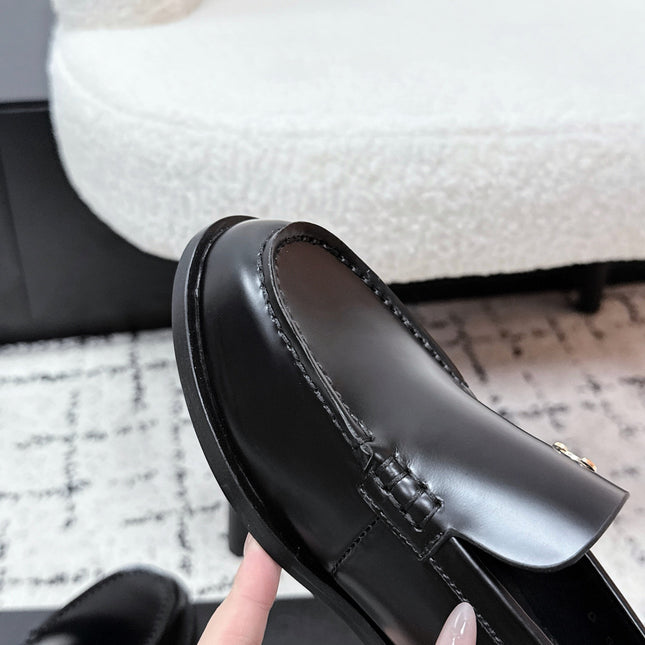 CHANEL 26S LOAFERS IN BLACK SMOOTH CALFSKIN WITH CC LOGO