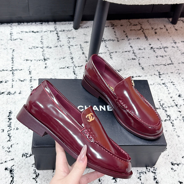 CHANEL 26S LOAFERS IN BURGUNDY RED PATENT CALFSKIN WITH CC LOGO