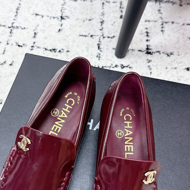 CHANEL 26S LOAFERS IN BURGUNDY RED PATENT CALFSKIN WITH CC LOGO