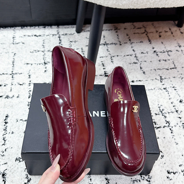 CHANEL 26S LOAFERS IN BURGUNDY RED PATENT CALFSKIN WITH CC LOGO