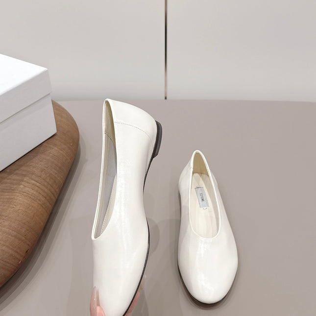THE ROW 26S BALLET FLATS IN WHITE CALFSKIN