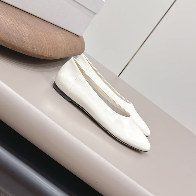 THE ROW 26S BALLET FLATS IN WHITE CALFSKIN