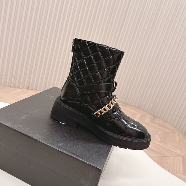 CHANEL ANKLE BOOTS 25S IN BLACK SHINY LAMBSKIN WITH GOLD HARDWARE
