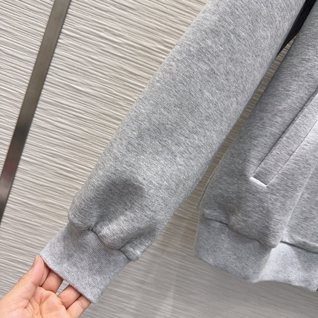 PRADA 26S SUIT 676