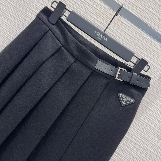 PRADA 25S LONG PLEATED SKIRT 211