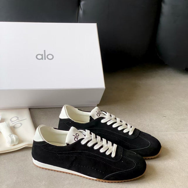 ALO 25S SUNSET SNEAKER IN BLACK SUEDE