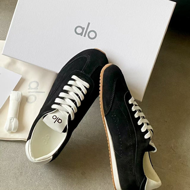 ALO 25S SUNSET SNEAKER IN BLACK SUEDE