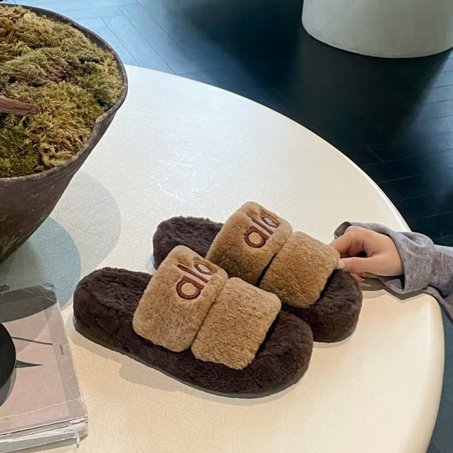 ALO 25S SLIDE SANDALS IN LIGHT BROWN WOOL