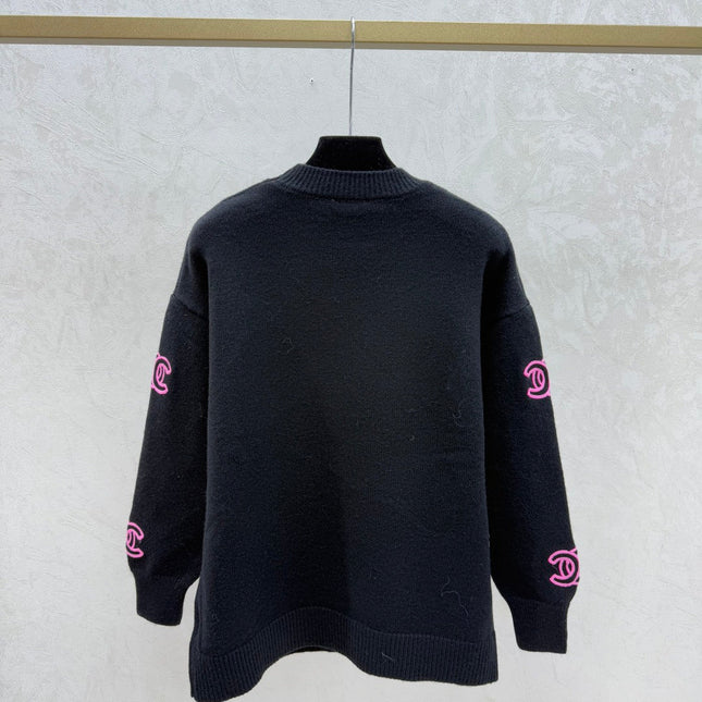 CHANEL 25S LONG-SLEEVE ROUND-NECK SWEATER 527
