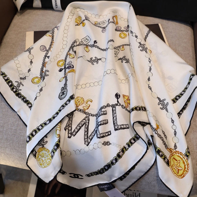 CHANEL 26S SCARF 90 IN SILK 311796