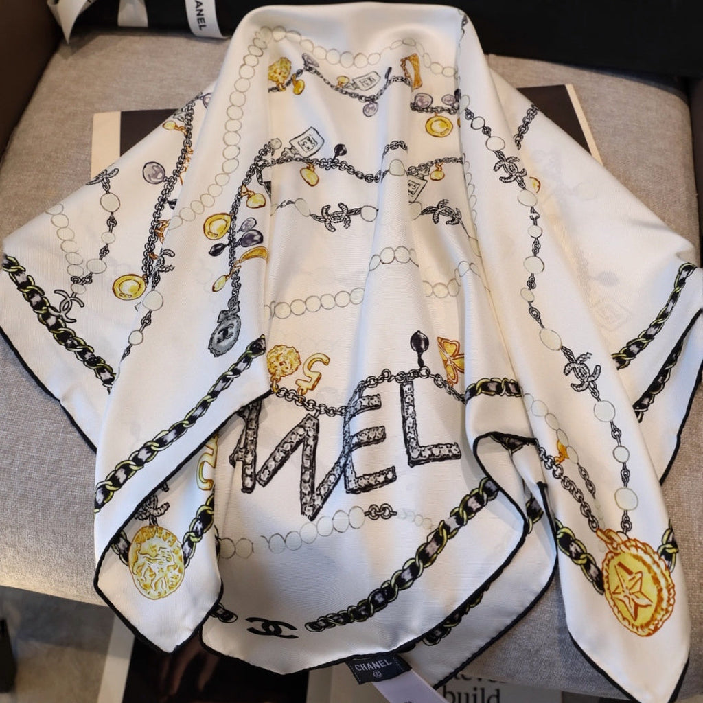 CHANEL 26S SCARF 90 IN SILK 311796