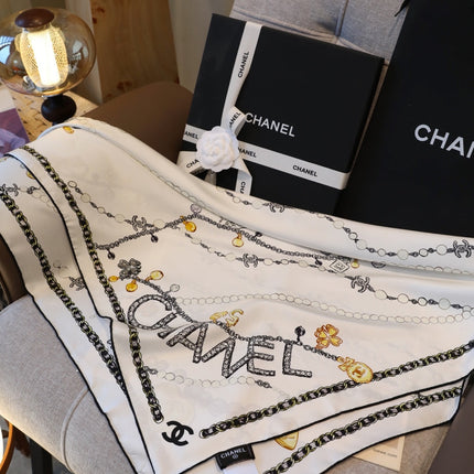 CHANEL 26S SCARF 90 IN SILK 311796