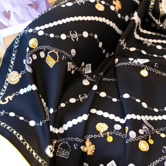 CHANEL 26S SCARF 90 IN SILK 311797